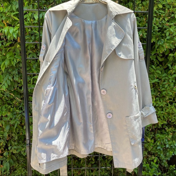 Light Grey Spring Trench 🧥 - Picture 2 of 4